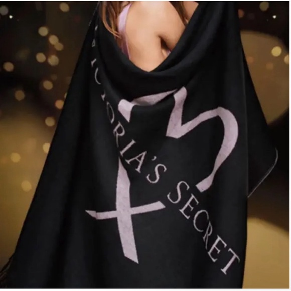 Victoria's Secret Other - Victoria's Secret Black & Pink Fringed
Soft Acrylic Throw Blanket